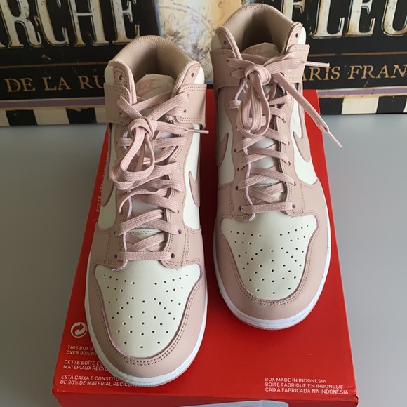 Nike Women’s Dunk High Sz 9 - Picture 2 of 9